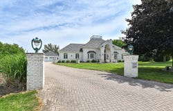 W289n4756 Wild Rose Ct, Hartland, WI 53029