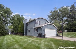4318 Castle Drive SE, Grand Rapids, MI 49546