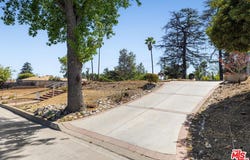 2261 Sinaloa Ave, Altadena, CA 91001