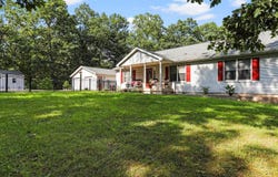 10 WINNIPEG LN, HEDGESVILLE, WV 25427