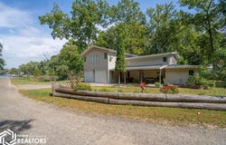 2057 Larrys Drive, Brooklyn, IA 52211