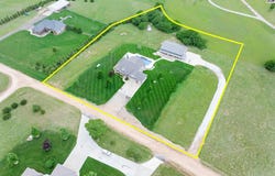 10345 SE Lake Bend Dr, Pratt, KS 67124