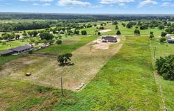 1487 County Road 405 RD, Lexington, TX 78947