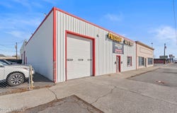 609 S 1st St, Yakima, WA 98901