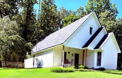 76 Cherokee Rd, Cherokee Village, AR 72529