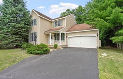 22 Lupine Drive, Malta, NY 12020