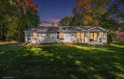541 Camden Road, Hope, ME 04847