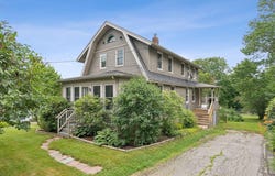 27 Hodge Street, Wiscasset, ME 04578