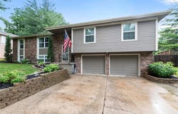 917 NW 13TH Street, Blue Springs, MO 64015