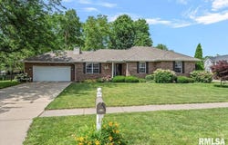 917 Telluride Lane, Chatham, IL 62629