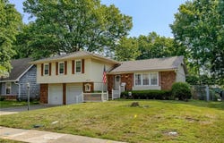 8715 Mackey Street, Overland Park, KS 66212