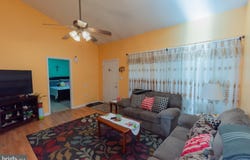 110 LIMITED Drive, RANSON, WV 25438