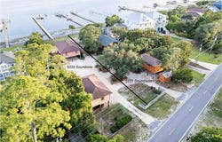 5233 Soundside Dr, Gulf Breeze, FL 32563