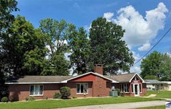 2141 Valhalla LN, Sullivan, IN 47882