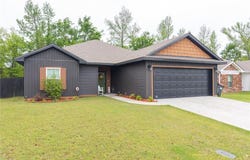 211 Honeysuckle  ST, Alma, AR 72921