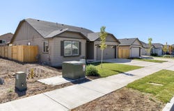 3586 NW 9th Street, Redmond, OR 97756