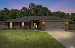 6065 Autumn Pines Cir, Pace, FL 32571