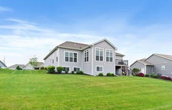 1386 Overlook Cir, Hartland, WI 53029