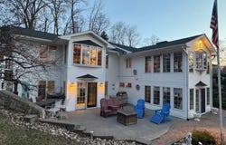 3019 E Lakeshore Drive, Brooklyn, IA 52211