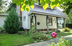 409 1st St SE, Waverly, IA 50677