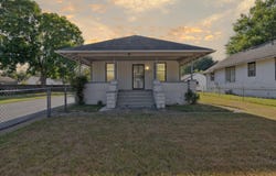 863 Colfax Avenue, Benton Harbor, MI 49022