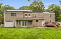 10 Walnut Road, Chelmsford, MA 01824