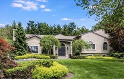 22 Ross Rd, Livingston Twp., NJ 07039-6211