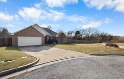 313 Ridge View Court, Decatur, TX 76234