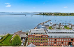 8 Stonington Commons, Stonington, CT 06378