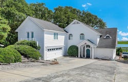1813 Kings Landing Road, Hampstead, NC 28443