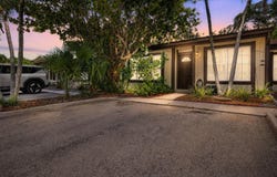 2221 BUTTONWOOD Avenue, PEMBROKE PINES, FL 33026