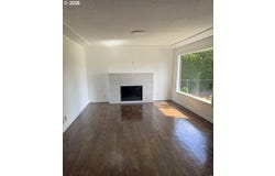 1640 MANOR DR, Gladstone, OR 97027