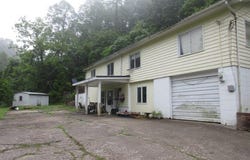 315 Crawford Valley Drive, Hazard, KY 41701