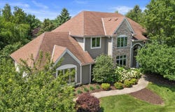 787 Red Oak Dr, Summit, WI 53066