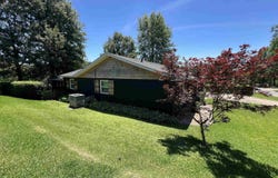 876 S 16 Avenue, Piggott, AR 72454