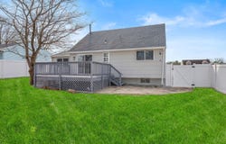 28 Kohomo Avenue, Sicklerville, NJ 08081