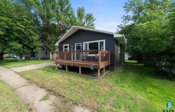 611 E 3Rd St St, Bridgewater, SD 57319