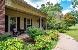 170 PARKWAY Square, Pearcy, AR 71964