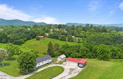 245 Lake Shore Lane, LaFollette, TN 37766
