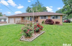 409 W ILLINOIS Street, New Berlin, IL 62670