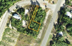 106 Plantation Dr, Carrabelle, FL 32322