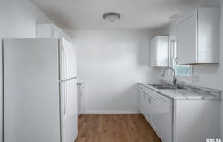 1811 VALLEY Drive, Davenport, IA 52806