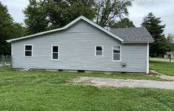327 Illinois Avenue, Sikeston, MO 63801