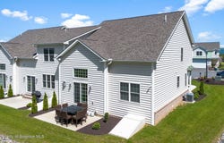 3701 Sinclair Close S, Moosic, PA 18507