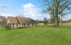 1037 Crossbow Dr, Baton Rouge, LA 70816