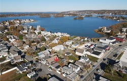9 Island Avenue, Portsmouth, RI 02871