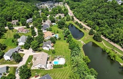 918 Forest Lake Court, Ballwin, MO 63021