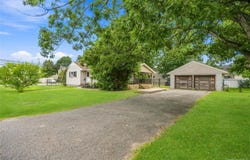 2 Seminole Drive, Bay Shore, NY 11706