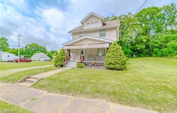 2209 Maple Avenue NE, Canton, OH 44714