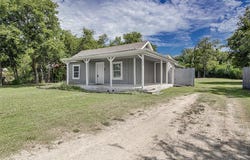 409 E Godley Avenue, Godley, TX 76044